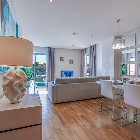 Apartment Luxury 1 Bedroom, Marina De Near Old Town *