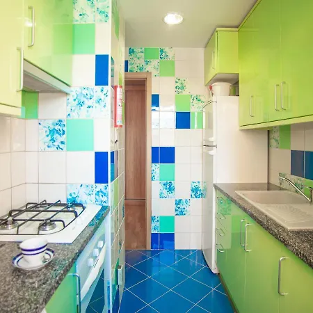 Apartment Luxury 1 Bedroom, Marina De Near Old Town *